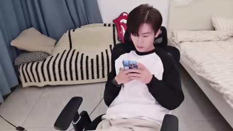 Snapshot of ben705676 chatting on November 29, 2025, 3:37 pm Ben online show from November 29, 2025, 3:37 pm