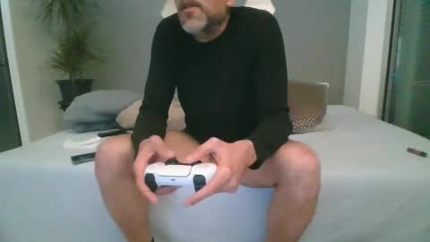 benbare13 online show from February 26, 2025, 6:32 pm