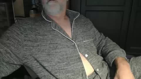 Snapshot of bendrinkin chatting on December 25, 2024, 12:37 pm bendrinkin online show from December 25, 2024, 12:37 pm