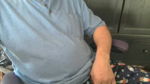 Snapshot of bendrinkin chatting on December 25, 2024, 4:54 pm bendrinkin online show from December 25, 2024, 4:54 pm