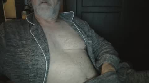 Snapshot of bendrinkin chatting on December 29, 2024, 10:12 am bendrinkin online show from December 29, 2024, 10:12 am
