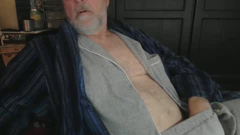 Snapshot of bendrinkin chatting on January 17, 2025, 10:11 am bendrinkin online show from January 17, 2025, 10:11 am