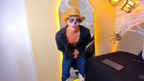 BENJAMIN online show from October 31, 2025, 8:43 pm