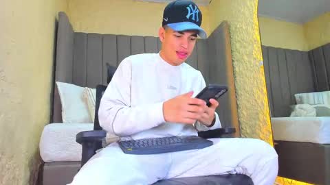 BENJAMIN online show from November 16, 2025, 5:51 pm