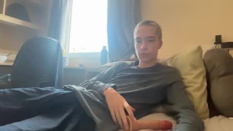 Snapshot of benji_j8 chatting on November 29, 2025, 1:25 pm benji_j8 online show from November 29, 2025, 1:25 pm