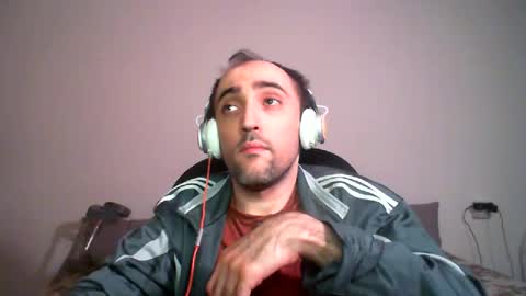 Snapshot of bentish chatting on December 16, 2024, 5:33 pm bentish online show from December 16, 2024, 5:33 pm