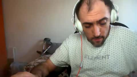 Snapshot of bentish chatting on December 17, 2024, 12:00 pm bentish online show from December 17, 2024, 12:00 pm