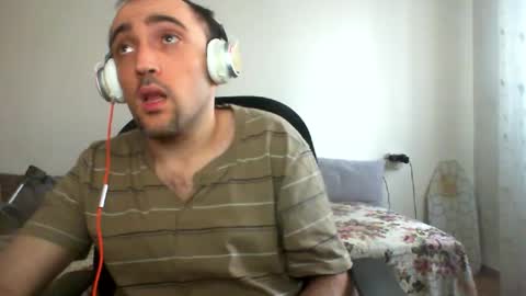 Snapshot of bentish chatting on December 21, 2024, 12:06 pm bentish online show from December 21, 2024, 12:06 pm