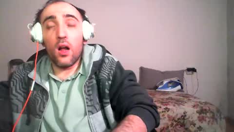 Snapshot of bentish chatting on January 1, 2025, 4:18 pm bentish online show from January 1, 2025, 4:18 pm