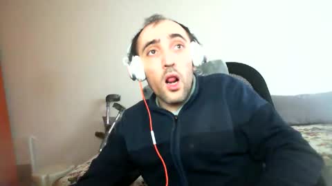 Snapshot of bentish chatting on February 3, 2025, 2:02 pm bentish online show from February 3, 2025, 2:02 pm