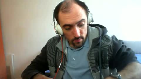 Snapshot of bentish chatting on February 15, 2025, 11:39 am bentish online show from February 15, 2025, 11:39 am