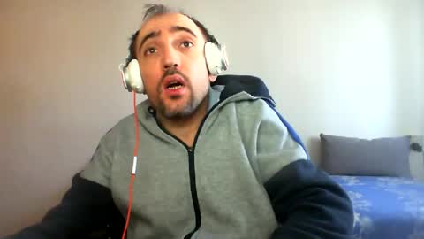 Snapshot of bentish chatting on February 18, 2025, 6:59 am bentish online show from February 18, 2025, 6:59 am