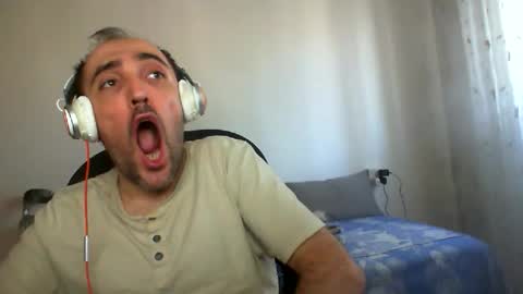 Snapshot of bentish chatting on September 9, 2025, 12:15 pm bentish online show from September 9, 2025, 12:15 pm