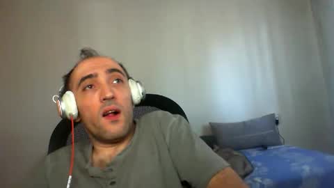 Snapshot of bentish chatting on October 14, 2025, 6:03 am bentish online show from October 14, 2025, 6:03 am