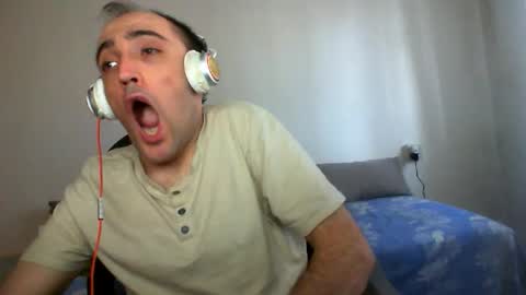 Snapshot of bentish chatting on October 18, 2025, 6:05 am bentish online show from October 18, 2025, 6:05 am