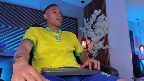 bento_fox online show from December 3, 2025, 4:31 am