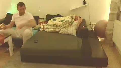 Benutzmich0800 online show from December 25, 2024, 10:16 pm