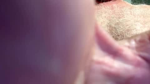 Snapshot of benz10001 chatting on October 21, 2025, 5:35 pm benz10001 online show from October 21, 2025, 5:35 pm