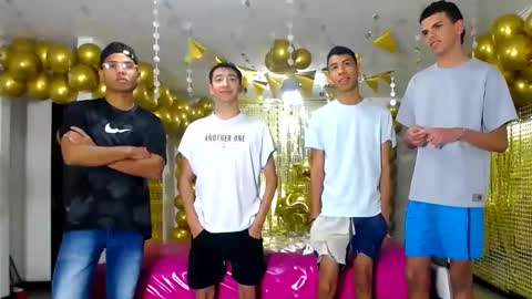 Snapshot of benz_boys chatting on January 7, 2025, 12:20 pm benz boys online show from January 7, 2025, 12:20 pm