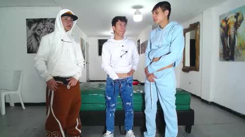 benz boys online show from October 31, 2025, 11:44 am