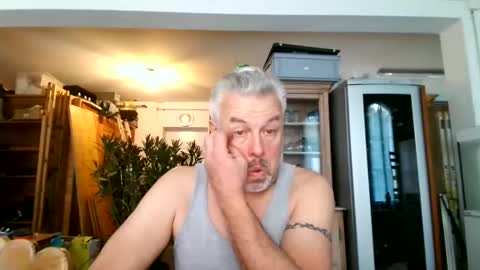 Snapshot of berg_boy chatting on December 2, 2024, 11:56 am Martin online show from December 2, 2024, 11:56 am