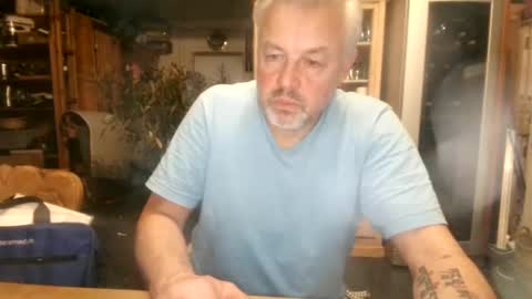 Snapshot of berg_boy chatting on January 4, 2025, 9:41 pm Martin online show from January 4, 2025, 9:41 pm