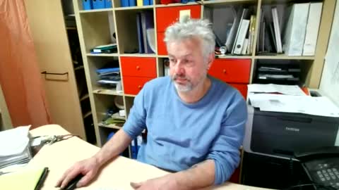 Snapshot of berg_boy chatting on January 11, 2025, 12:50 pm Martin online show from January 11, 2025, 12:50 pm