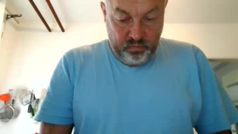 Snapshot of berg_boy chatting on September 27, 2025, 8:41 am Martin online show from September 27, 2025, 8:41 am