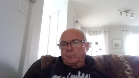 bernard1102 online show from October 26, 2025, 3:51 pm