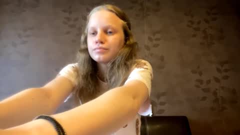 Sophia online show from September 28, 2025, 11:15 am