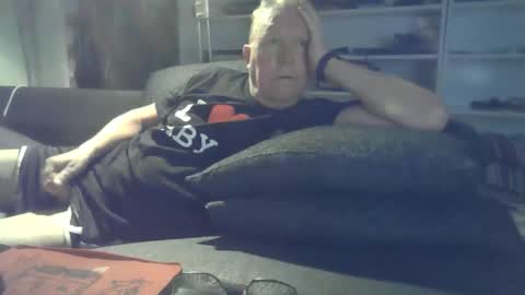 Snapshot of berra3232 chatting on October 26, 2025, 8:59 pm berra online show from October 26, 2025, 8:59 pm