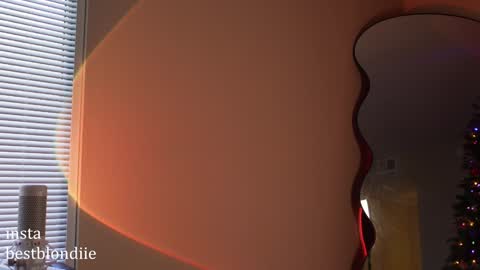 Chloe Next stream on Friday online show from December 20, 2024, 9:17 pm