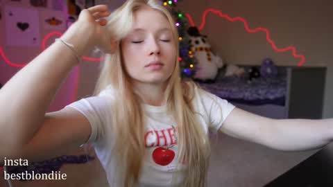 Chloe Next stream on Friday online show from December 21, 2024, 5:29 pm