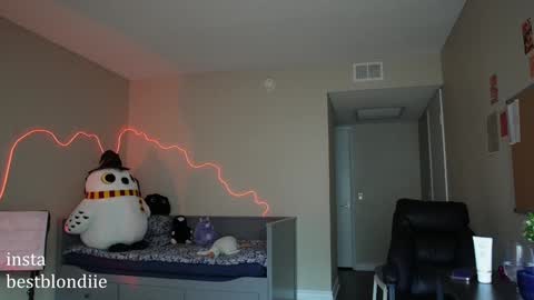 Chloe Next stream on Friday online show from January 17, 2025, 11:29 pm