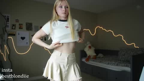 Chloe Next stream on Friday online show from February 28, 2025, 8:50 pm