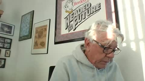 Snapshot of bestshot1951 chatting on December 31, 2024, 12:57 pm bestshot1951 online show from December 31, 2024, 12:57 pm