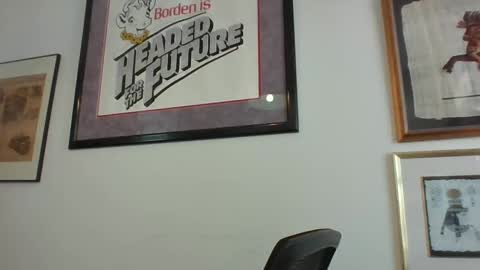 Snapshot of bestshot1951 chatting on February 10, 2025, 6:03 pm bestshot1951 online show from February 10, 2025, 6:03 pm