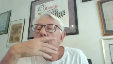 Snapshot of bestshot1951 chatting on September 11, 2025, 4:51 pm bestshot1951 online show from September 11, 2025, 4:51 pm