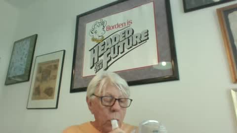 Snapshot of bestshot1951 chatting on September 17, 2025, 2:30 pm bestshot1951 online show from September 17, 2025, 2:30 pm