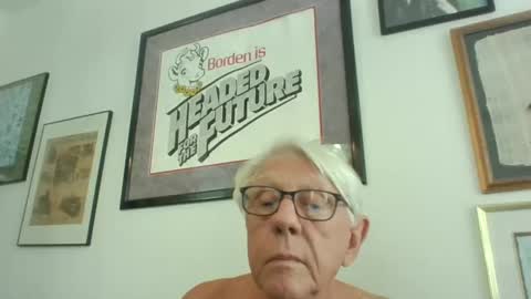Snapshot of bestshot1951 chatting on September 18, 2025, 4:31 pm bestshot1951 online show from September 18, 2025, 4:31 pm
