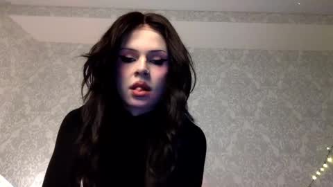 Tina online show from December 18, 2024, 5:21 pm