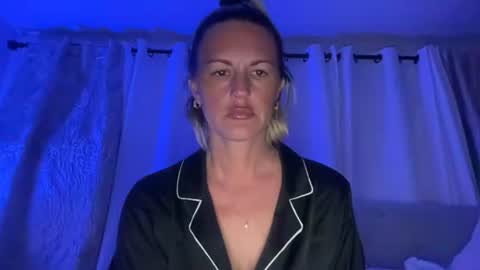 Snapshot of betterconvobesttime chatting on December 15, 2025, 4:06 am Best Time and Even better Convo online show from December 15, 2025, 4:06 am