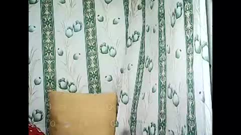 Snapshot of betty_83 chatting on February 4, 2025, 10:21 am betty_83 online show from February 4, 2025, 10:21 am