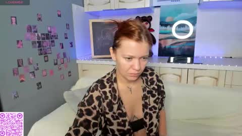 Snapshot of betty_baker1 chatting on September 29, 2025, 2:38 am Betty online show from September 29, 2025, 2:38 am