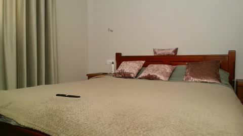 betty_sw online show from February 13, 2025, 12:21 pm