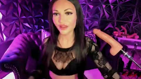 NatashaxoBangs online show from December 3, 2025, 2:19 am