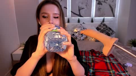 Betty online show from January 5, 2025, 3:43 am