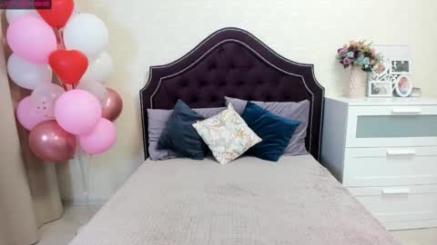 Mila Sweet online show from February 17, 2025, 4:31 am