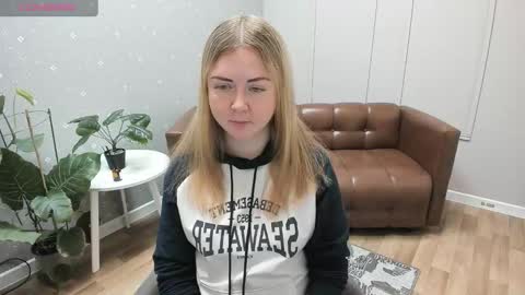 Mila Sweet online show from November 26, 2025, 5:08 am