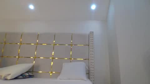 Snapshot of beverlyne5 chatting on November 24, 2025, 7:02 pm beverly online show from November 24, 2025, 7:02 pm